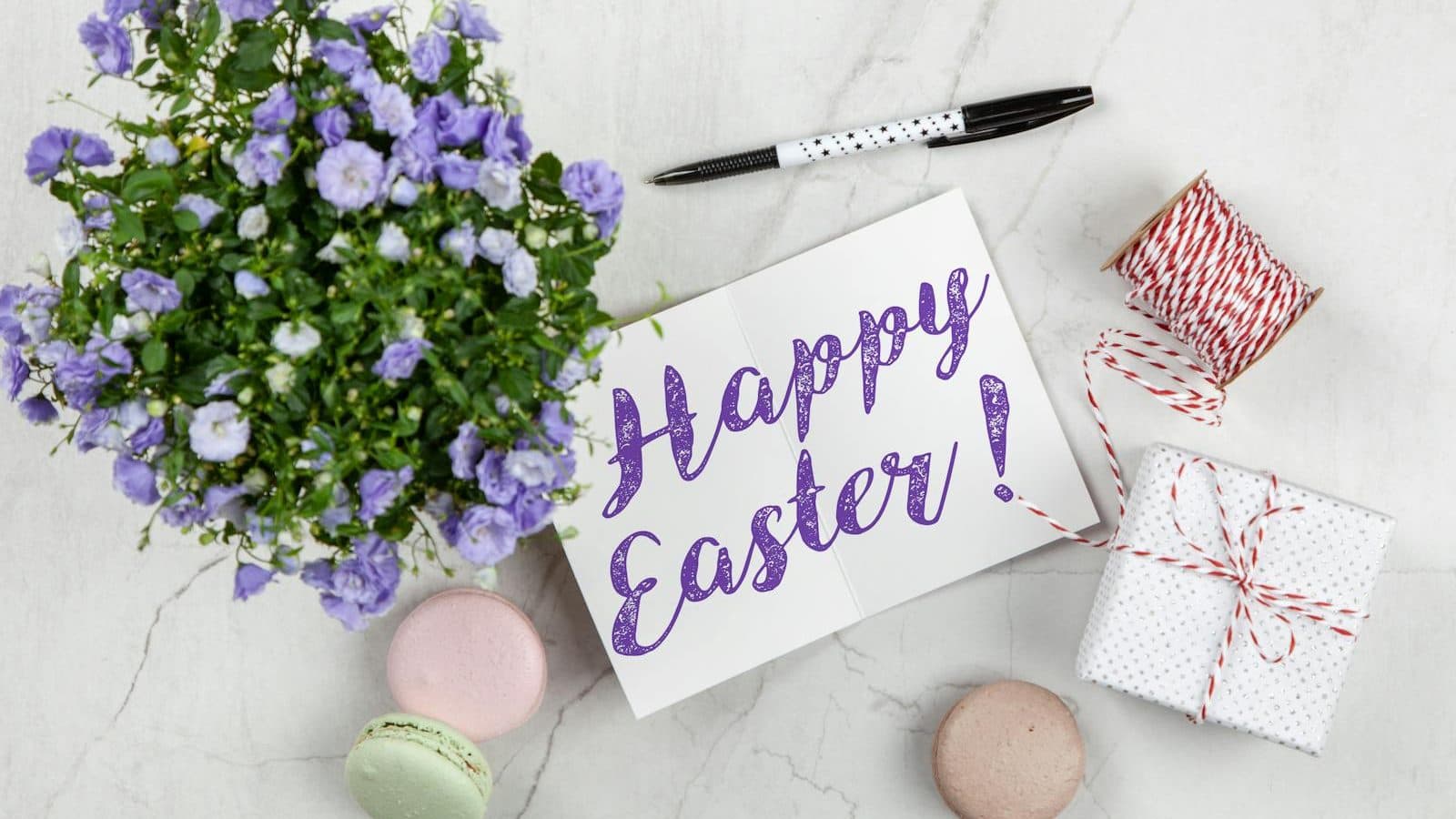 Purple-petaled Flowers Centerpiece